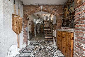 Kanuni - Authentic Albanian House