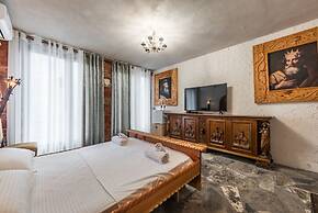 Kanuni - Authentic Albanian House