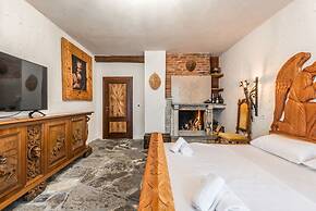 Kanuni - Authentic Albanian House