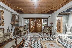 Kanuni - Authentic Albanian House