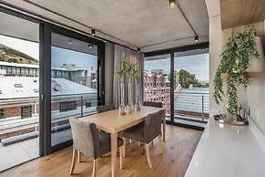 The Docklands 2 Bed Executive Apartment