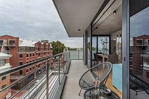 The Docklands 2 Bed Executive Apartment