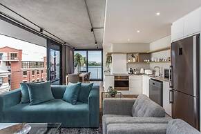The Docklands 2 Bed Executive Apartment