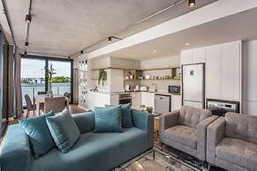 The Docklands 2 Bed Executive Apartment