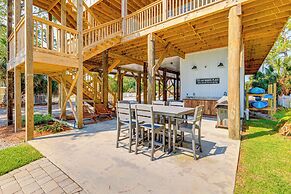 Waterfront Oasis in Dauphin Island - Shared Perks!