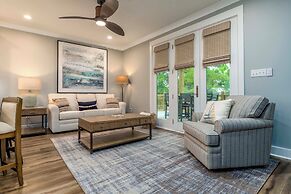 Waterfront Oasis in Dauphin Island - Shared Perks!