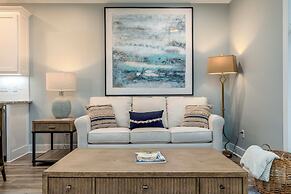 Waterfront Oasis in Dauphin Island - Shared Perks!