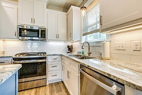 Waterfront Oasis in Dauphin Island - Shared Perks!