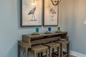 Waterfront Oasis in Dauphin Island - Shared Perks!