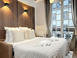 1544 Dauphine