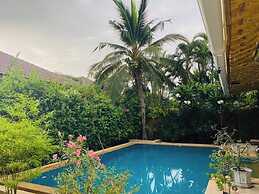 Hidden Villa Oasis Private Pool 2km to Beach&mall
