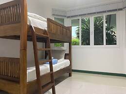 Hidden Villa Oasis Private Pool 2km to Beach&mall