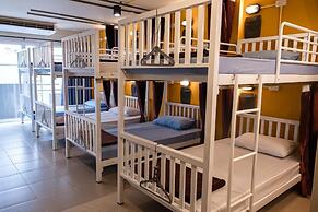 Krabi Freedom Hostel And Bar