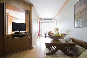 Oriental 1br With Pool & Gym Near BTS Phrom Phong
