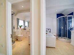 Porthcothan House