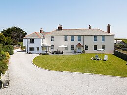 Porthcothan House