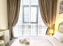 Tranquil 1BR Escape With Pool View in Meydan
