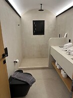 180 SUITES