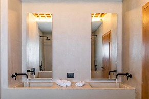 180 SUITES