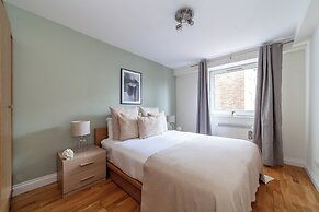 Trendy Flat in St Katharine