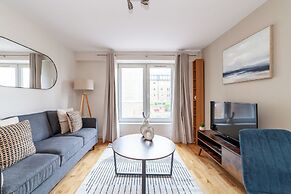 Trendy Flat in St Katharine