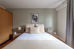 Trendy Flat in St Katharine
