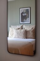 Trendy Flat in St Katharine