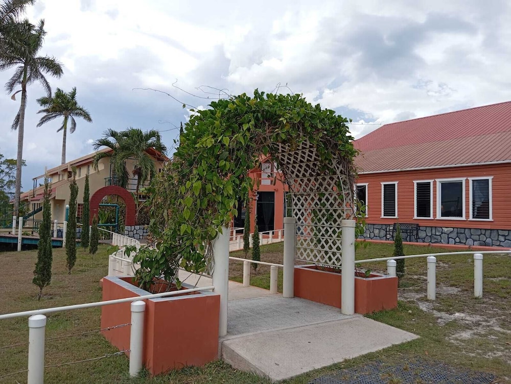 Hill Garden Boutique Resort.
