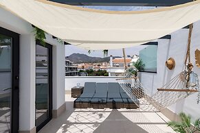 Luxury Townhouse with Pool & Ocean View