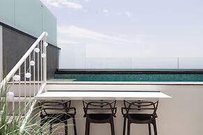 Luxury Townhouse with Pool & Ocean View