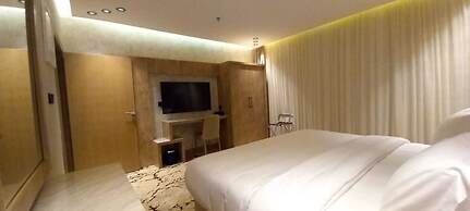 Hyatt Town 3