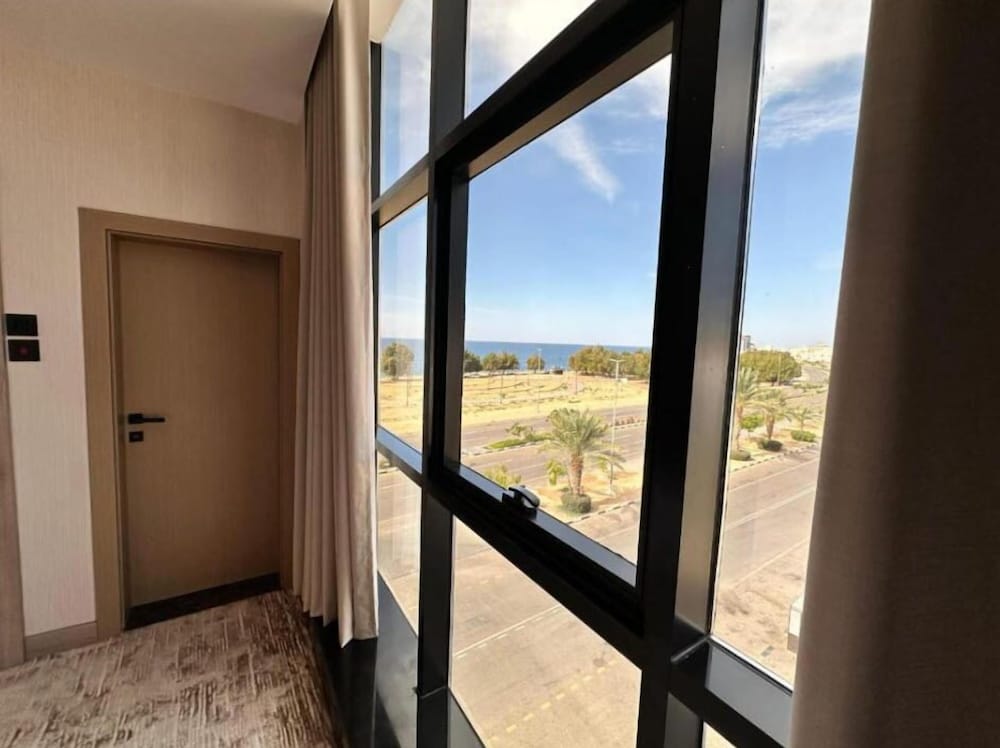 Hyatt Town 4