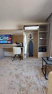 Hyatt Town 4