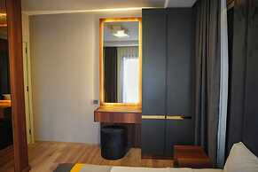 LIMONOTTO SUIT OTEL