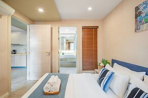 Seven Seas Condo Resort steps to  Beach