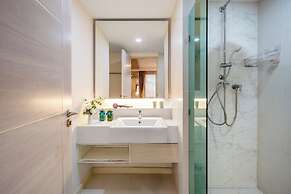 Seven Seas Condo Resort steps to  Beach