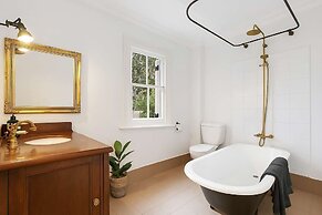 The Paddington White Sanctuary