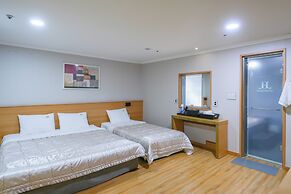 Bugok Royal Hotel