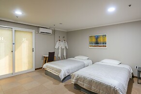 Bugok Royal Hotel