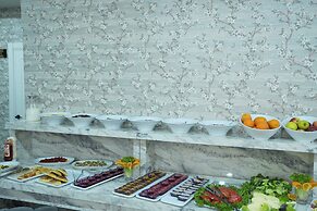 MONTELLA HOTEL