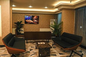 MONTELLA HOTEL