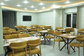 MONTELLA HOTEL