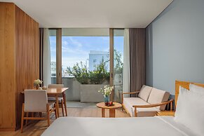 Vernal hotel & Apartment office