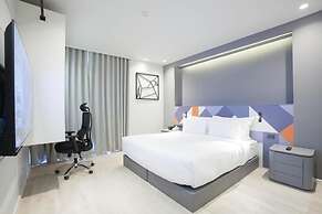 Maybis Hotel