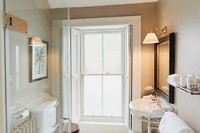 Private and Prestigious Luxury Home