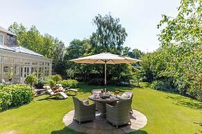 Private and Prestigious Luxury Home