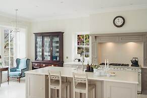 Private and Prestigious Luxury Home