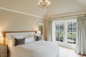 Private and Prestigious Luxury Home