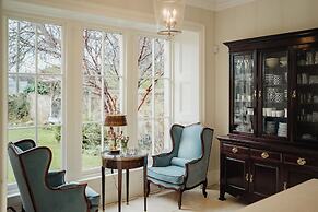 Private and Prestigious Luxury Home