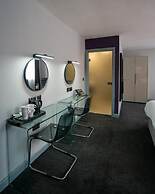 Hotel 105 by Hillcrest Hotel